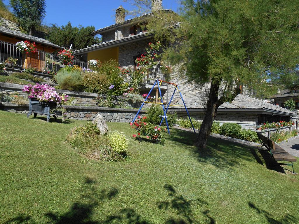 Les Fleurs Bed & Breakfast